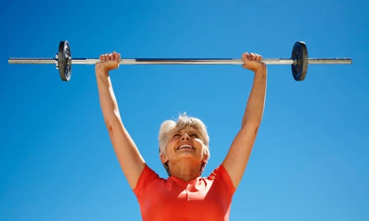 woman lifting weights